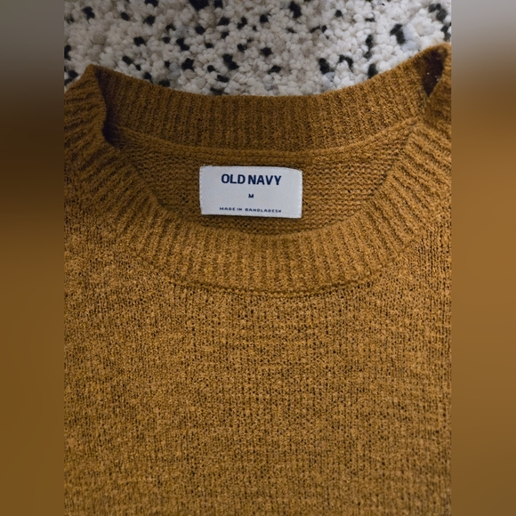 Old Navy. Tan/ Gold knit crew neck top. Size Medium. Loose and comfy. - Picture 2 of 8
